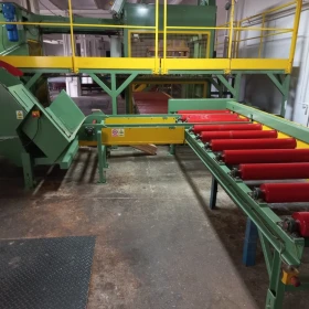 Machine for stacking boards EURO pallets MADREW