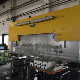 Darley 340-ton edge press type EPH 340.43/31t