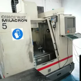 Cincinnati Milacron Arrow 500 a CNC machining center manufactured by Cincinnati Milacron