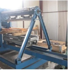 Longitudinal sheet cutting line