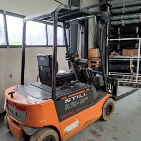 The Still R20-16 Triplex forklift manufactured in 2004