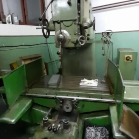 Vertical milling machine of German production LINDNER with a table size of 1000x600 mm