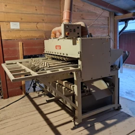 Used Lignuma MMN-8 Circular Saw for Cutting Blocks